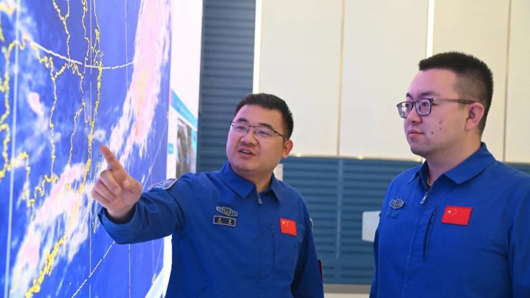 神舟二十号载人飞船升空在即，发射中心迎战风沙