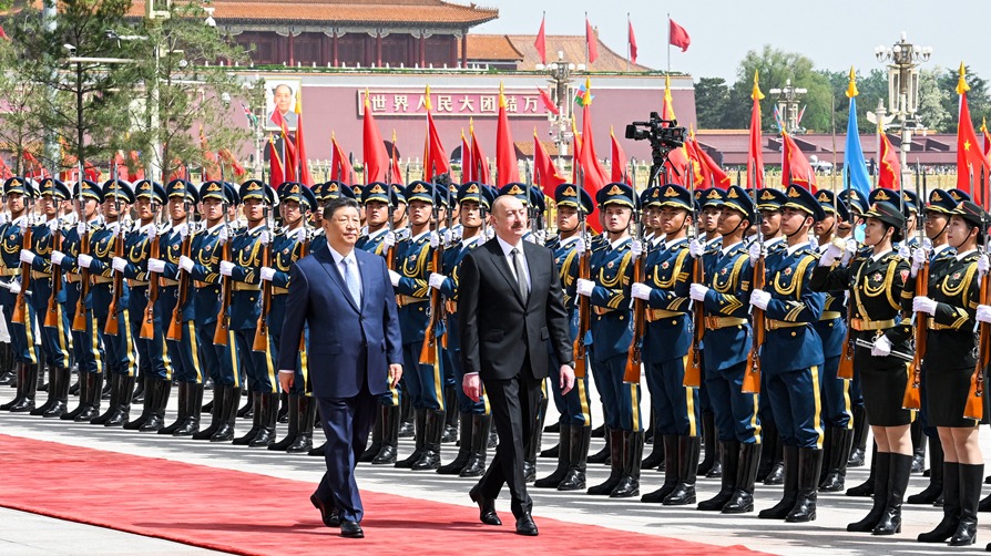 习近平同阿塞拜疆总统阿利耶夫会谈